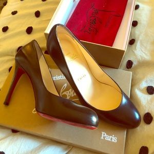 Christian Louboutin Simple Pump - Never Worn